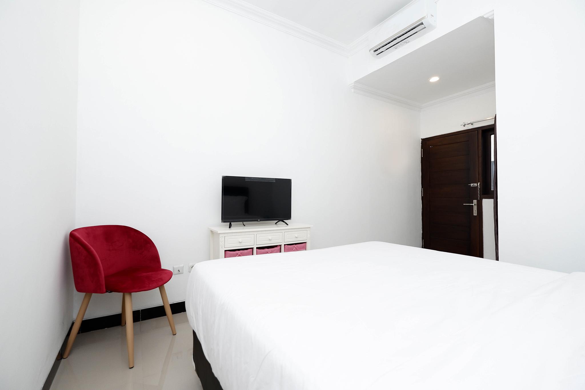 Oyo 1611 Four D'Home Surakarta  Bagian luar foto