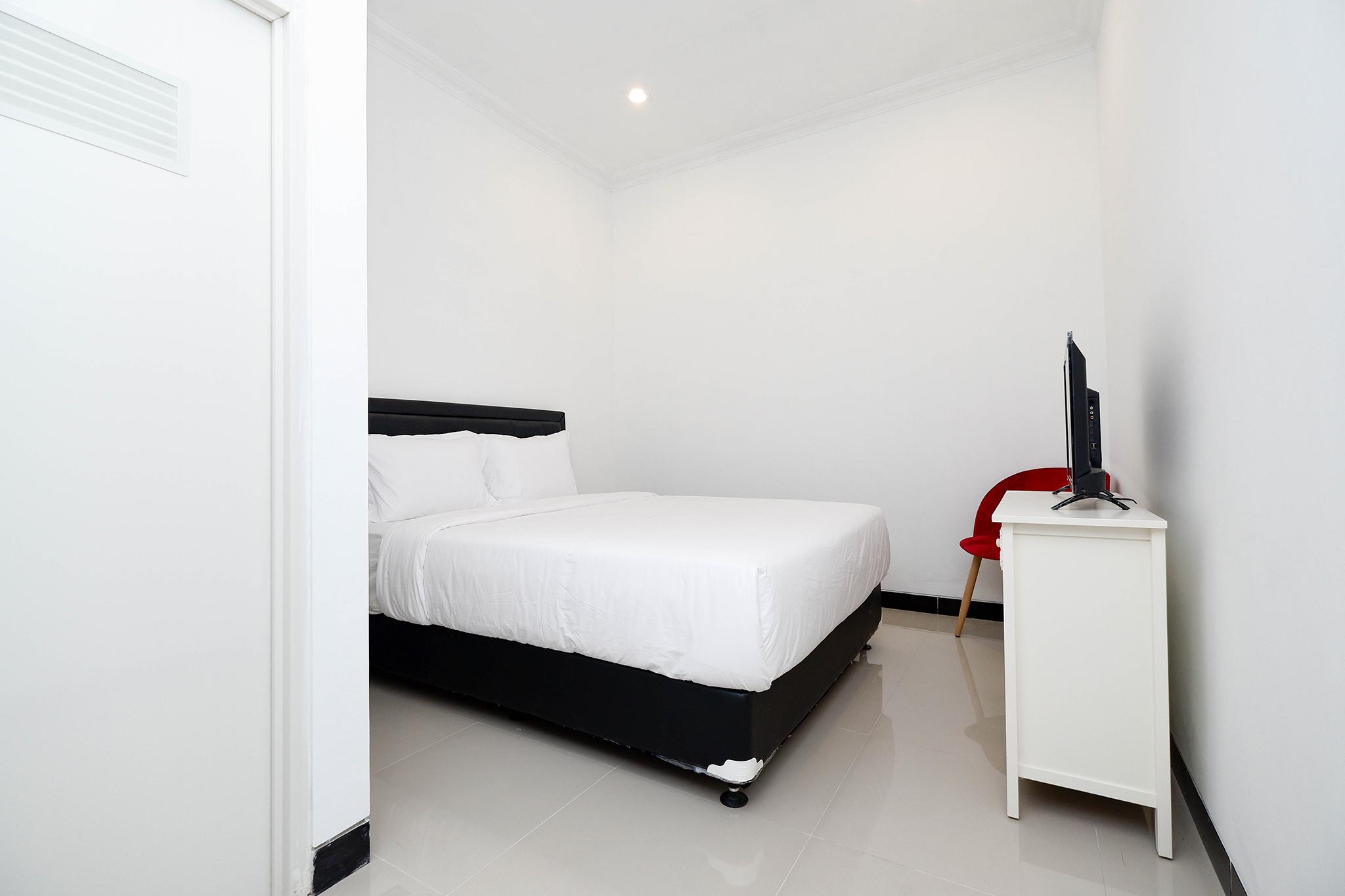 Oyo 1611 Four D'Home Surakarta  Bagian luar foto