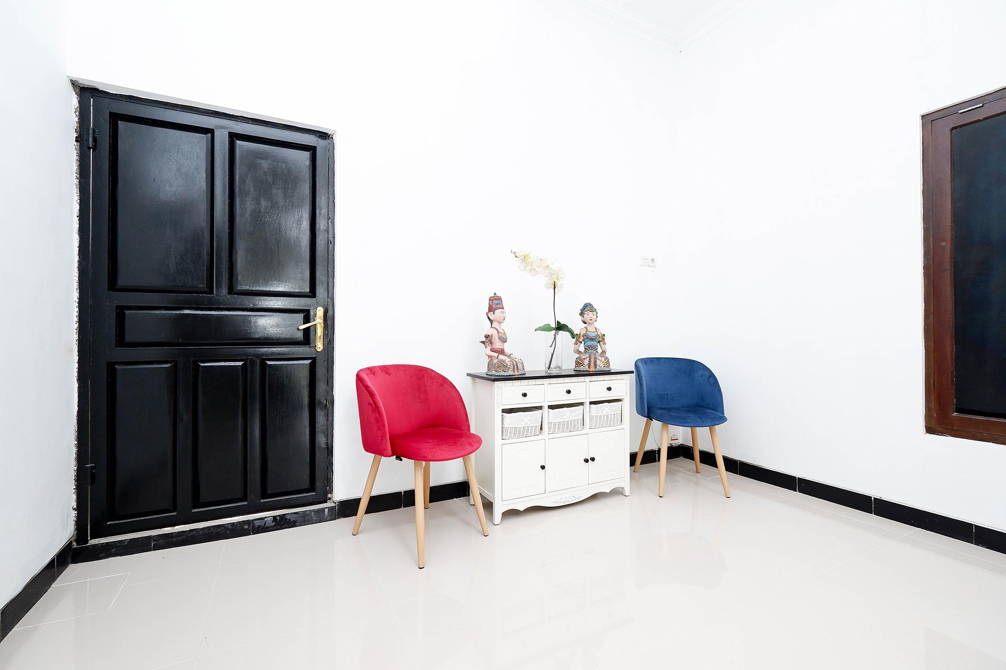 Oyo 1611 Four D'Home Surakarta  Bagian luar foto