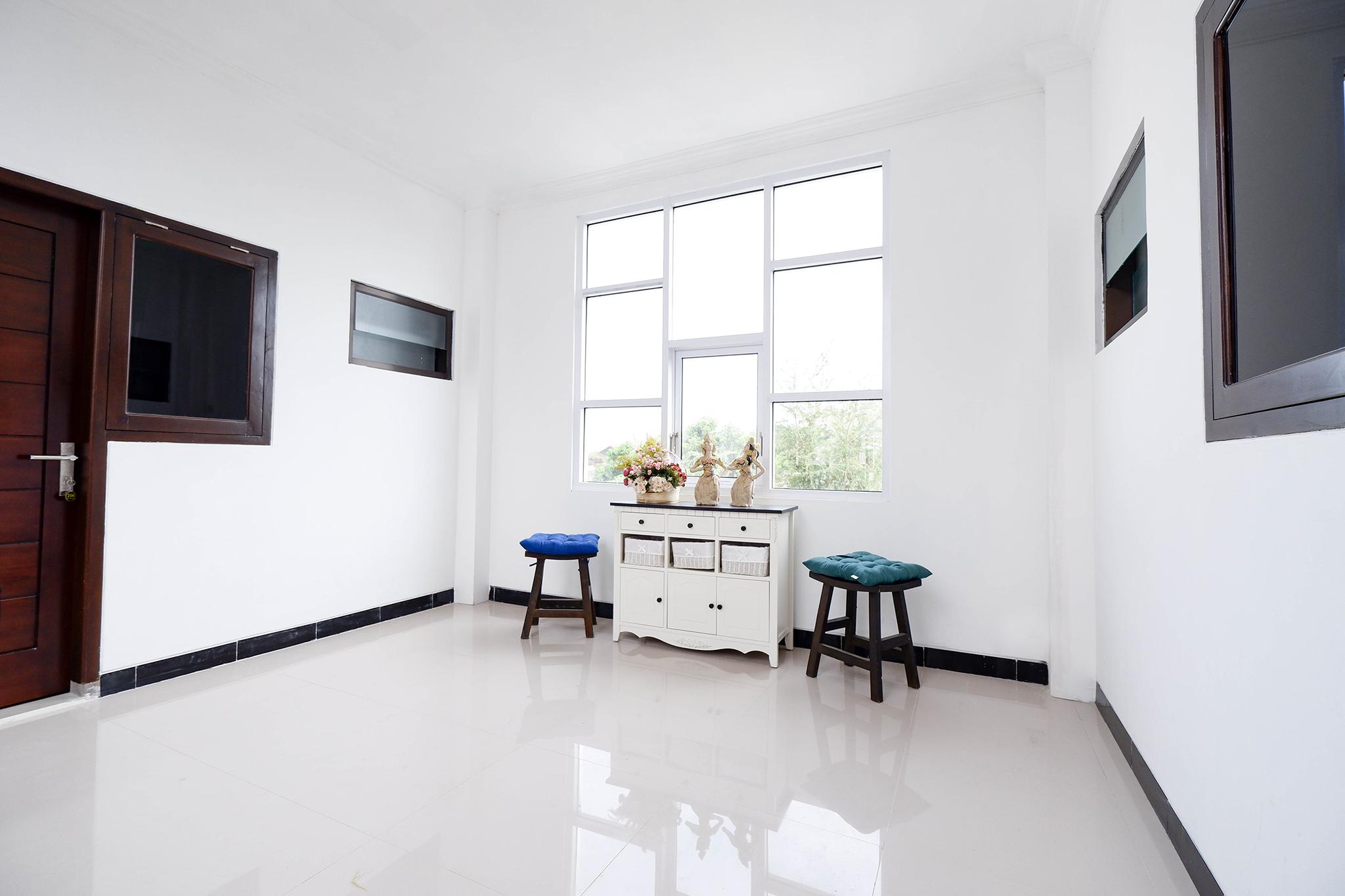 Oyo 1611 Four D'Home Surakarta  Bagian luar foto