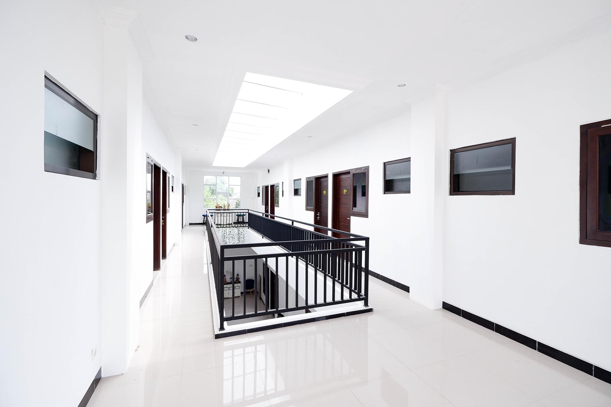 Oyo 1611 Four D'Home Surakarta  Bagian luar foto