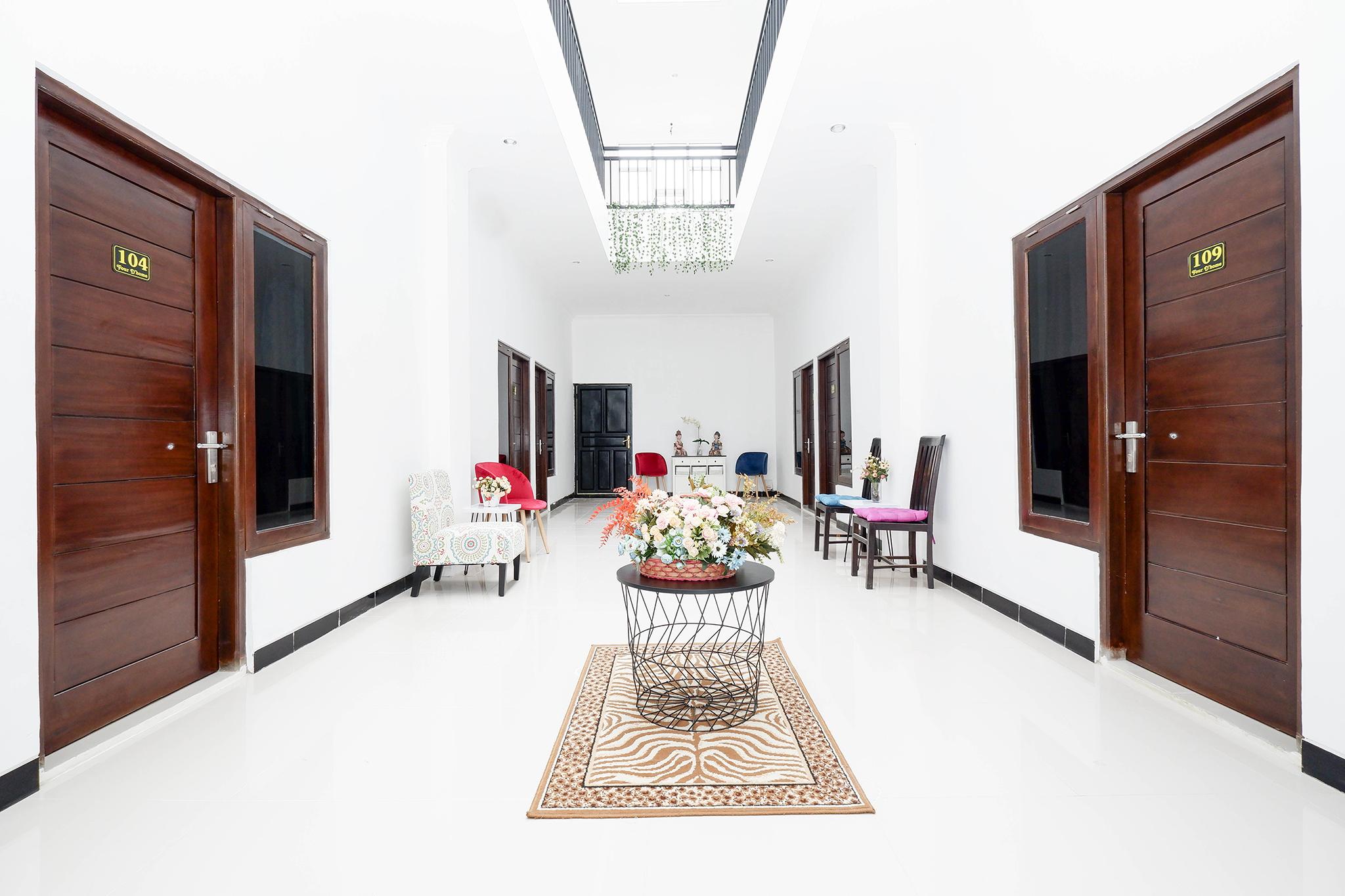 Oyo 1611 Four D'Home Surakarta  Bagian luar foto